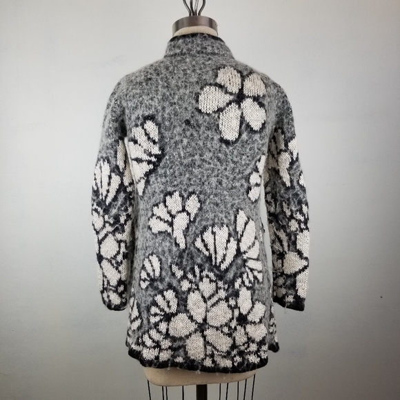 Willow and Clay Gray White Floral Wool Blend Coat - Picture 4 of 7